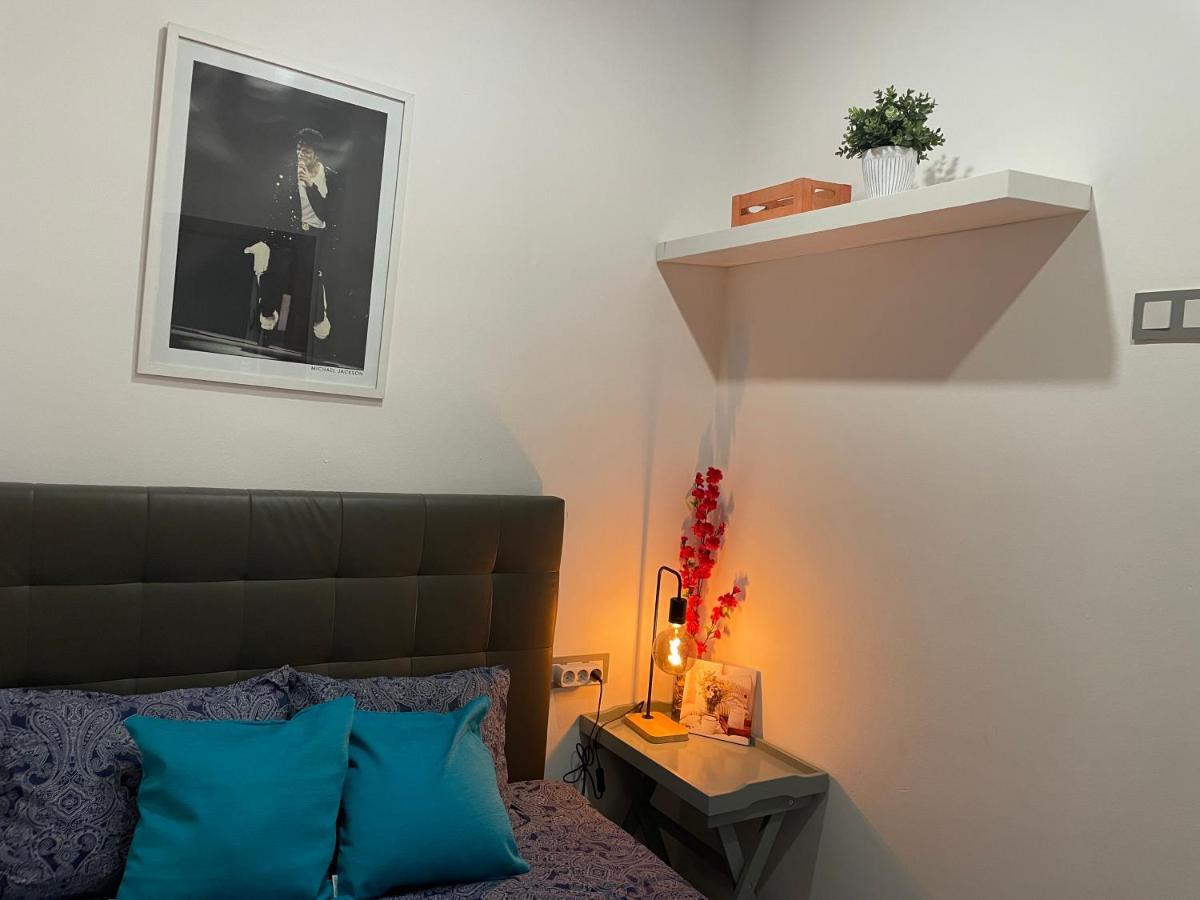 Plaza Universidad Rooms Barcelona Luaran gambar