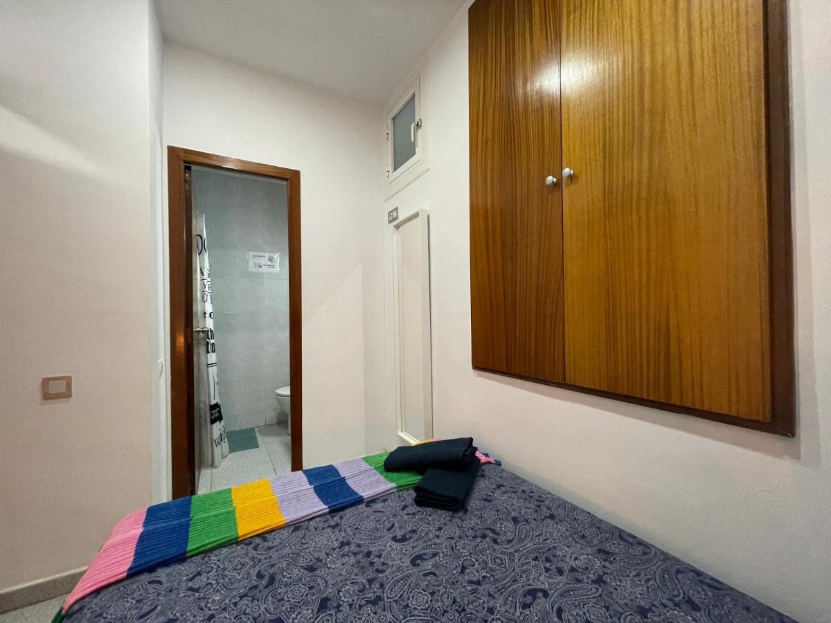Plaza Universidad Rooms Barcelona Luaran gambar