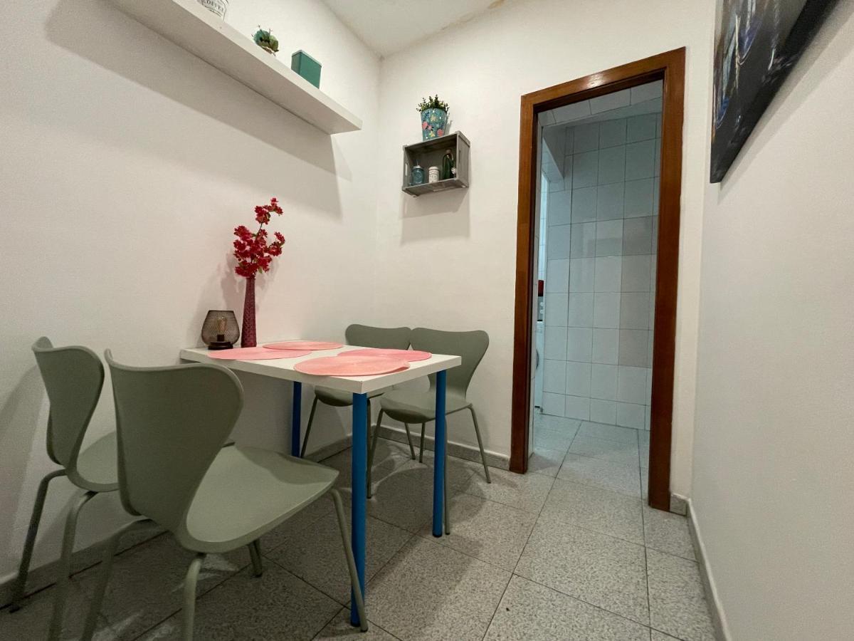 Plaza Universidad Rooms Barcelona Luaran gambar