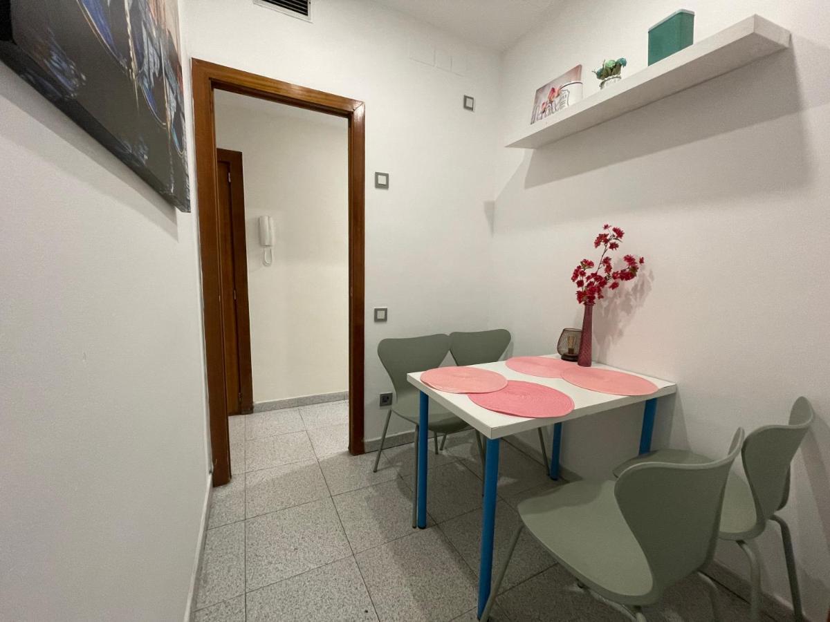 Plaza Universidad Rooms Barcelona Luaran gambar